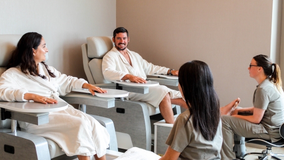 couple getting pedicure