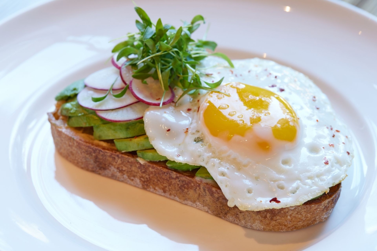 avocado toast with egg