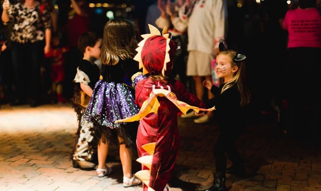 kids in costume